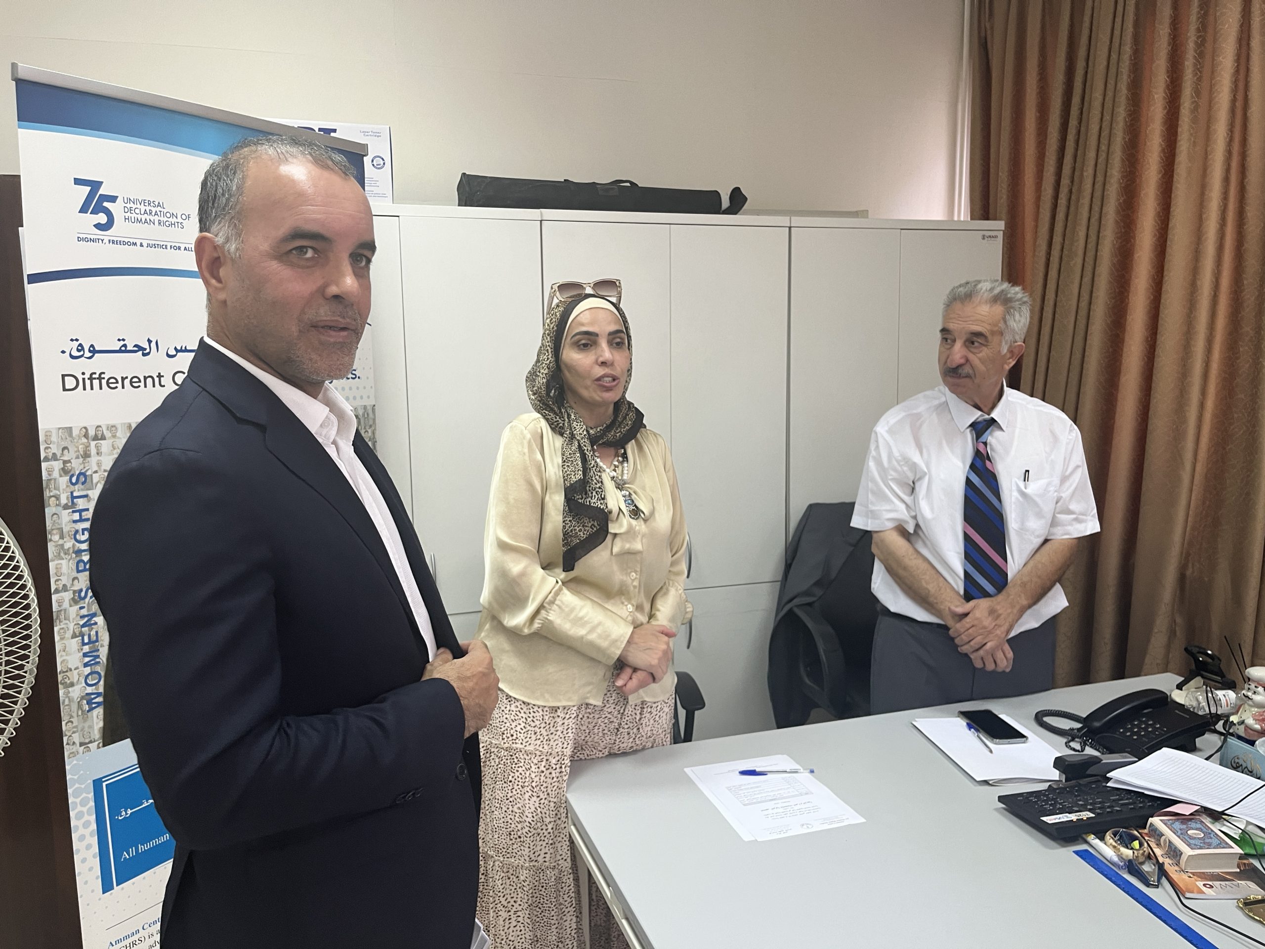 The Director of Electoral Operations of the Independent Election Commission, Naser Habashneh (left), responsible for the legal clinic and faculty member at the Faculty of Law at the University of Jordan, Dr. Linah Shabib, and the director of the ACHRS, Dr. Nizam Assaf, gave their contribution to the topic of free and fair elections. (Photo: Nora Züst)
